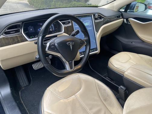 2013 Tesla Model S Performance