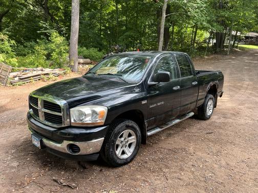 Black 2006 Dodge Ram 1500 SLT Quad Cab
