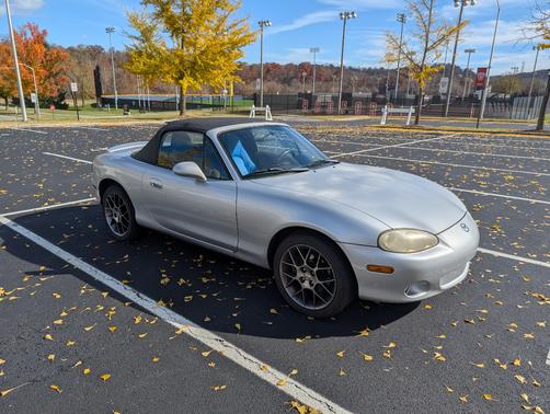 2004 Mazda MX-5 Miata Base