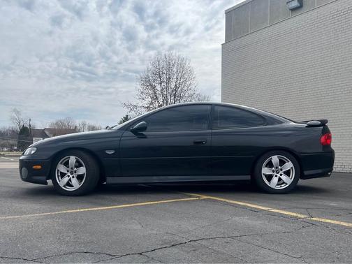Black 2004 Pontiac GTO Base