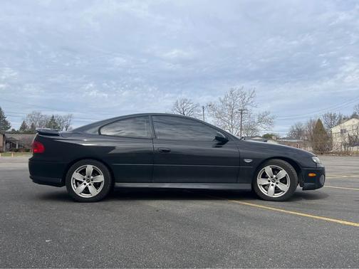 Black 2004 Pontiac GTO Base