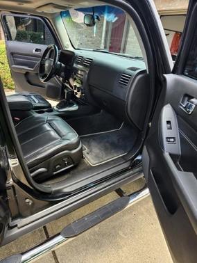 Black 2007 Hummer H3 Base