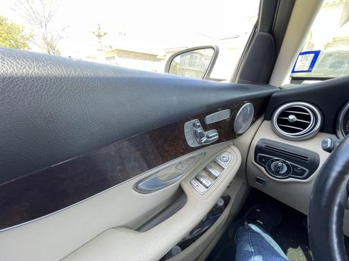 2017 Mercedes-Benz GLC 300 4MATIC