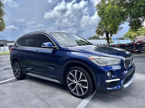 Blue 2017 BMW X1 sDrive28i