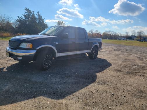 2003 Ford F-150 XLT SuperCrew
