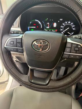 White 2026 Toyota Sienna XLE