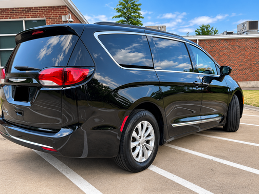Black 2017 Chrysler Pacifica Touring-L
