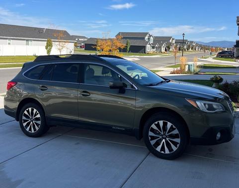 Green 2017 Subaru Outback 2.5i Limited
