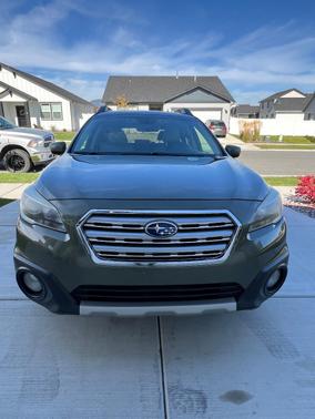 Green 2017 Subaru Outback 2.5i Limited