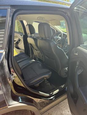 Black 2016 Ford Escape SE