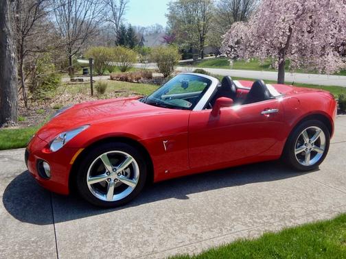 Used 2009 Pontiac Solstice for Sale Near Me | Cars.com