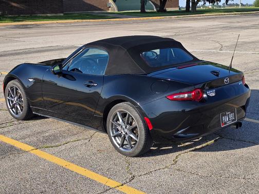 Black 2016 Mazda MX-5 Miata Grand Touring