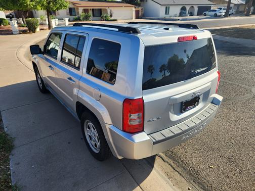 Silver 2010 Jeep Patriot Sport