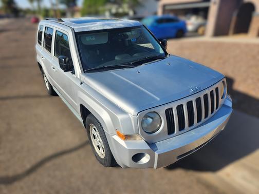 Silver 2010 Jeep Patriot Sport