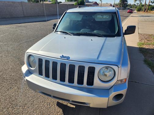 Silver 2010 Jeep Patriot Sport
