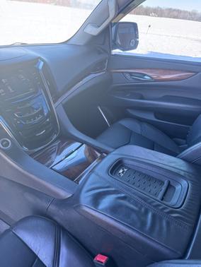 2016 Cadillac Escalade ESV Luxury