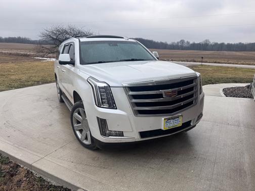 2016 Cadillac Escalade ESV Luxury