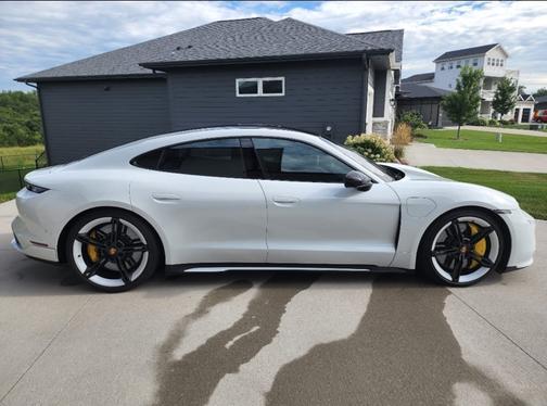 2020 Porsche Taycan Turbo