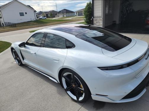 2020 Porsche Taycan Turbo