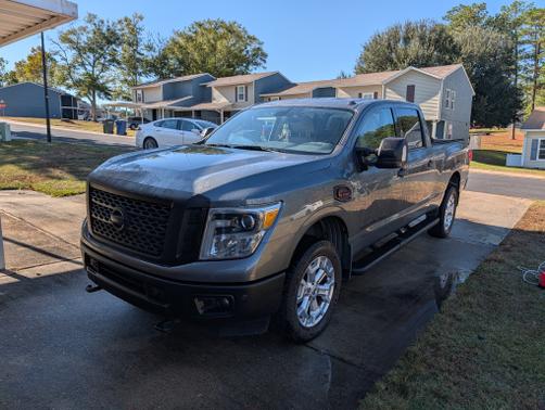 2016 Nissan Titan XD SL
