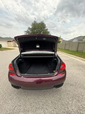 Brown 2018 BMW 750 i