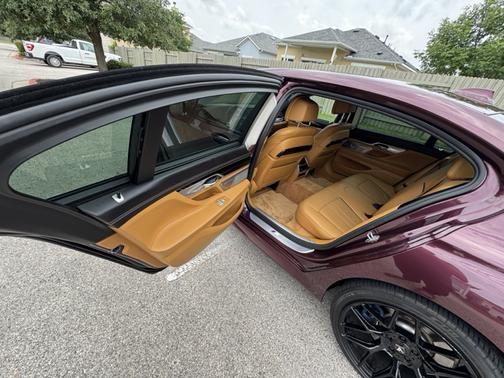 Brown 2018 BMW 750 i