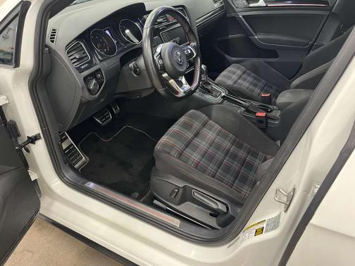 2017 Volkswagen Golf GTI Sport 4-Door