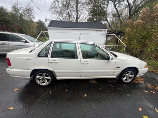 1998 Volvo S70 Base
