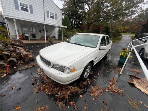 1998 Volvo S70 Base