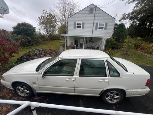 1998 Volvo S70 Base