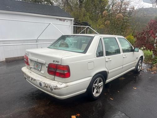 1998 Volvo S70 Base