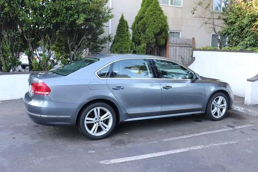 Gray 2013 Volkswagen Passat 2.0 TDI SEL Premium