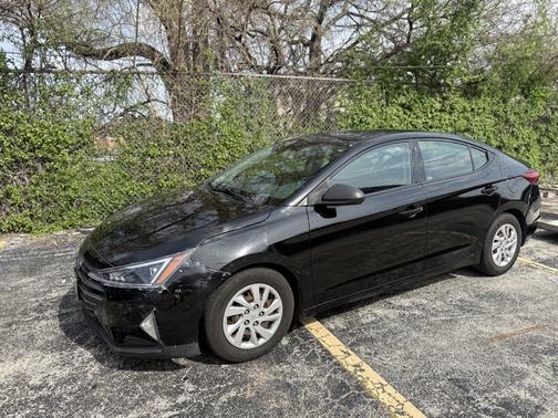 Black 2019 Hyundai ELANTRA SE