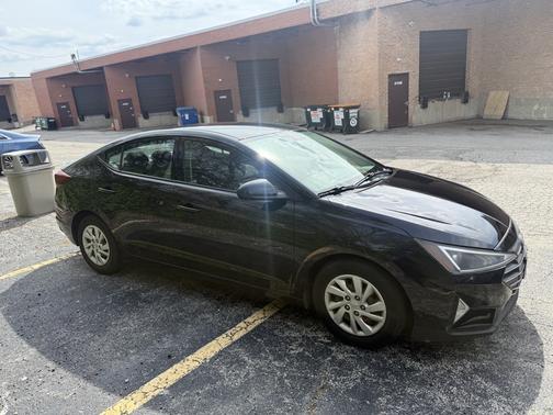 Black 2019 Hyundai ELANTRA SE