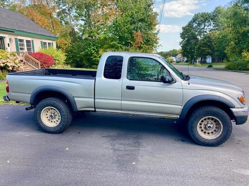 2004 Toyota Tacoma PreRunner Xtracab