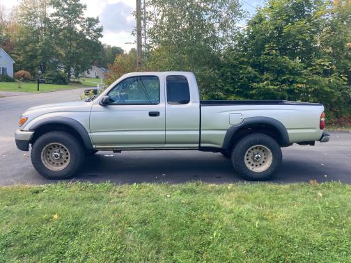 2004 Toyota Tacoma PreRunner Xtracab