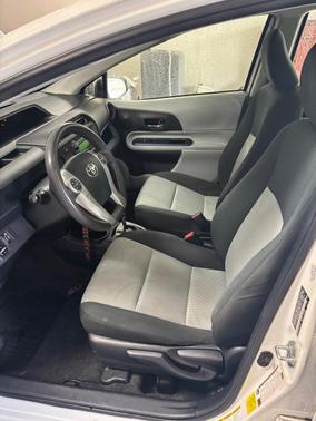 White 2013 Toyota Prius c Two