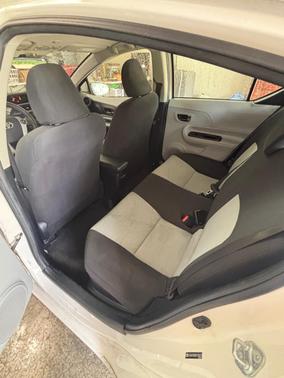 White 2013 Toyota Prius c Two