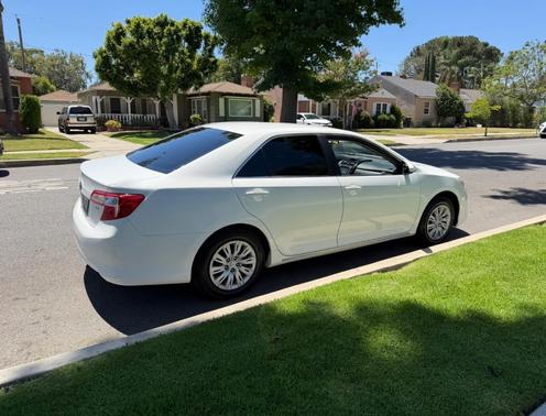 White 2014 Toyota Camry LE