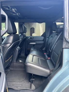 Blue 2022 Ford Bronco Badlands Advanced