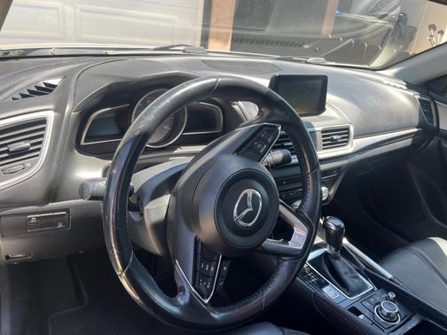 2018 Mazda Mazda3 Touring