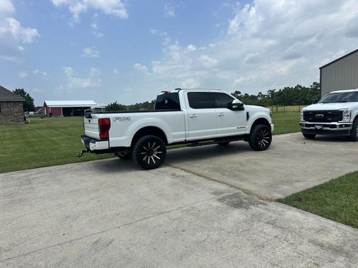 White 2020 Ford F-250 Lariat