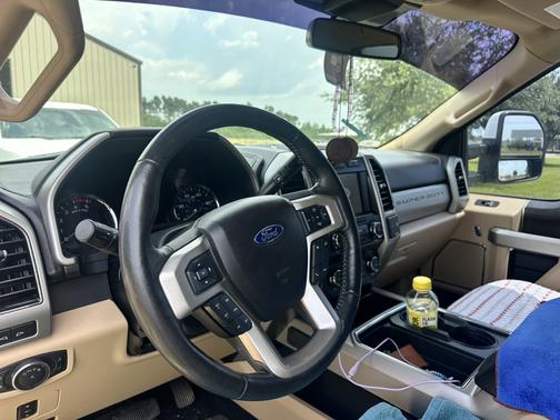 White 2020 Ford F-250 Lariat