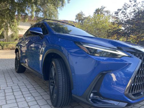 2022 Lexus NX 450h+ Luxury
