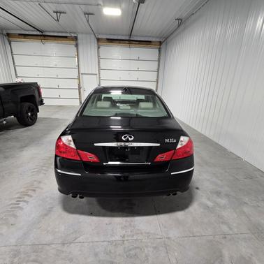 2009 INFINITI M35 x