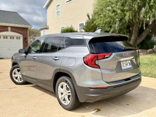 Gray 2020 GMC Terrain SLE