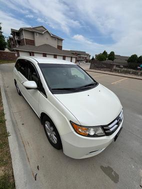 White 2014 Honda Odyssey EX