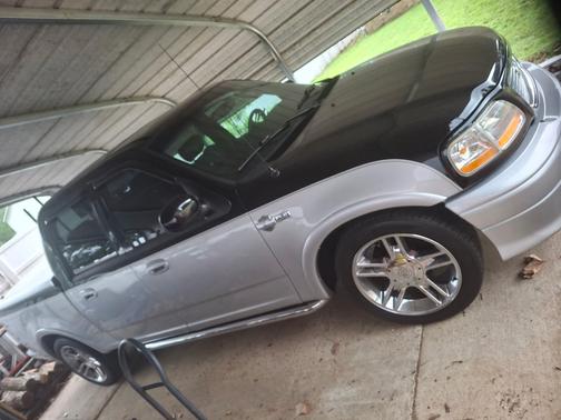 Silver 2002 Ford F-150 Lariat SuperCrew