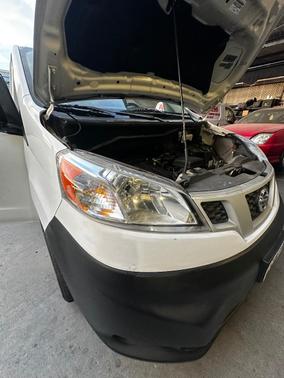 White 2013 Nissan NV200 SV