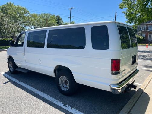 White 2011 Ford E350 Super Duty XLT